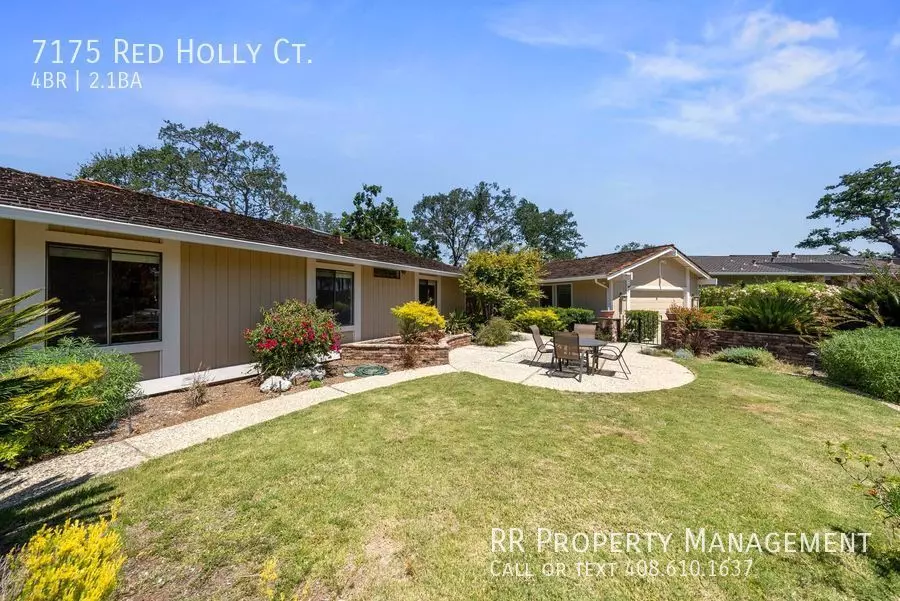 7175 Red Holly CT