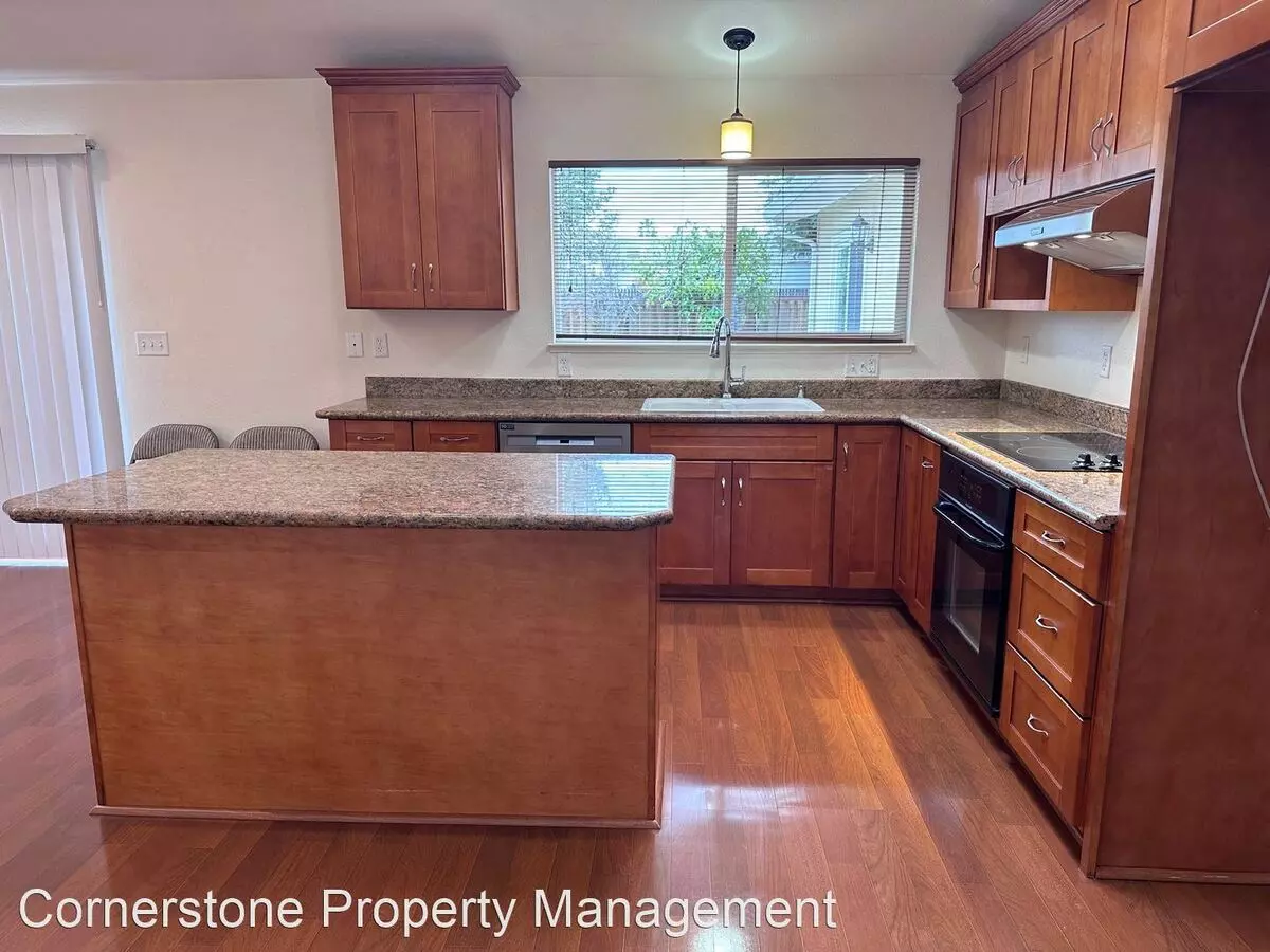 841 Lewiston Dr.