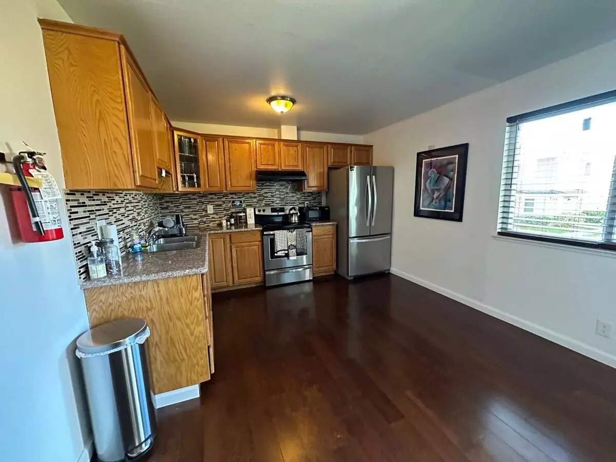 870 Gilchrist Walkway 1