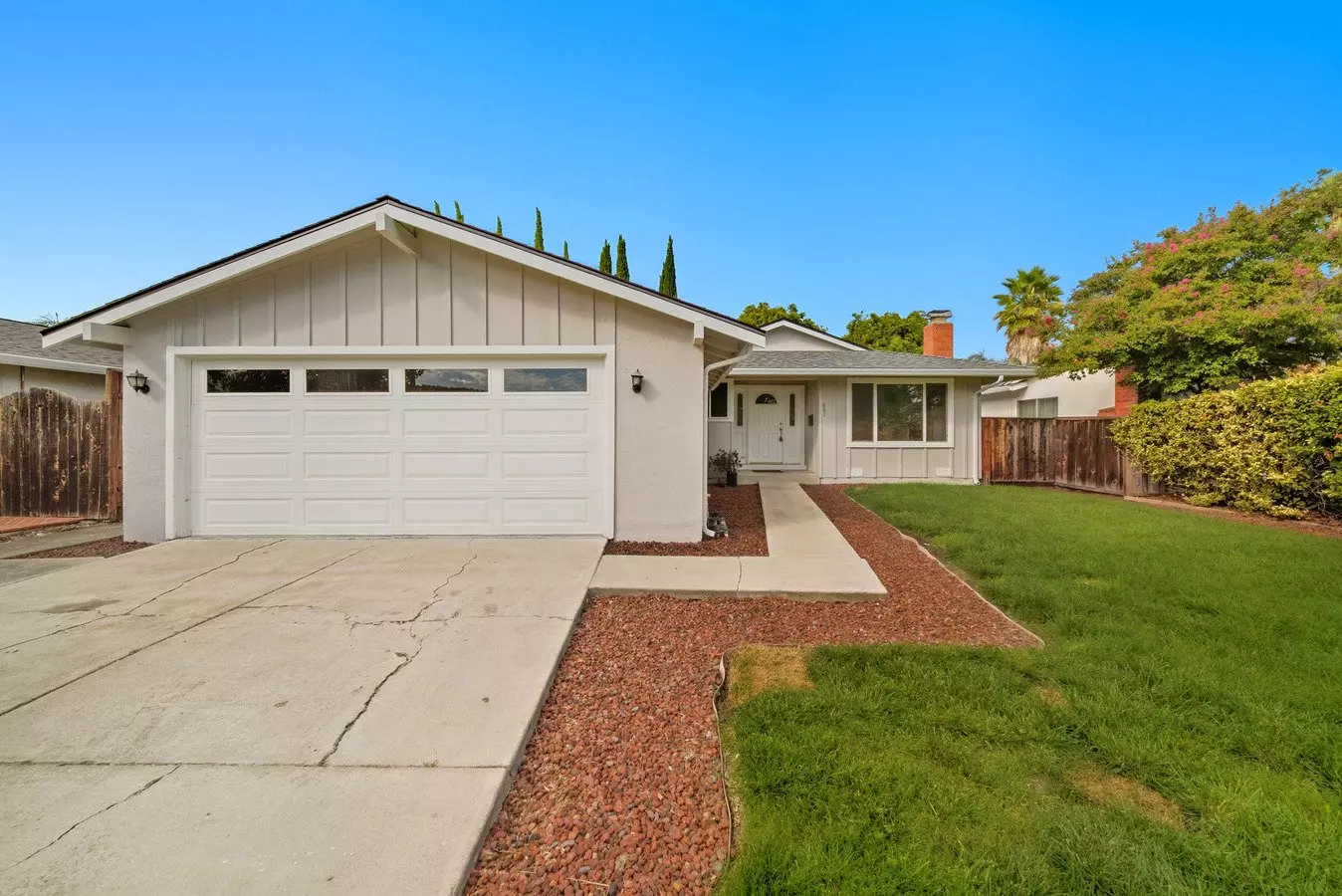 681 Azule Ave