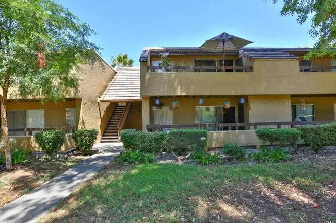 Cute 2 Bed 1 Bath Townhome Located In San Jose
