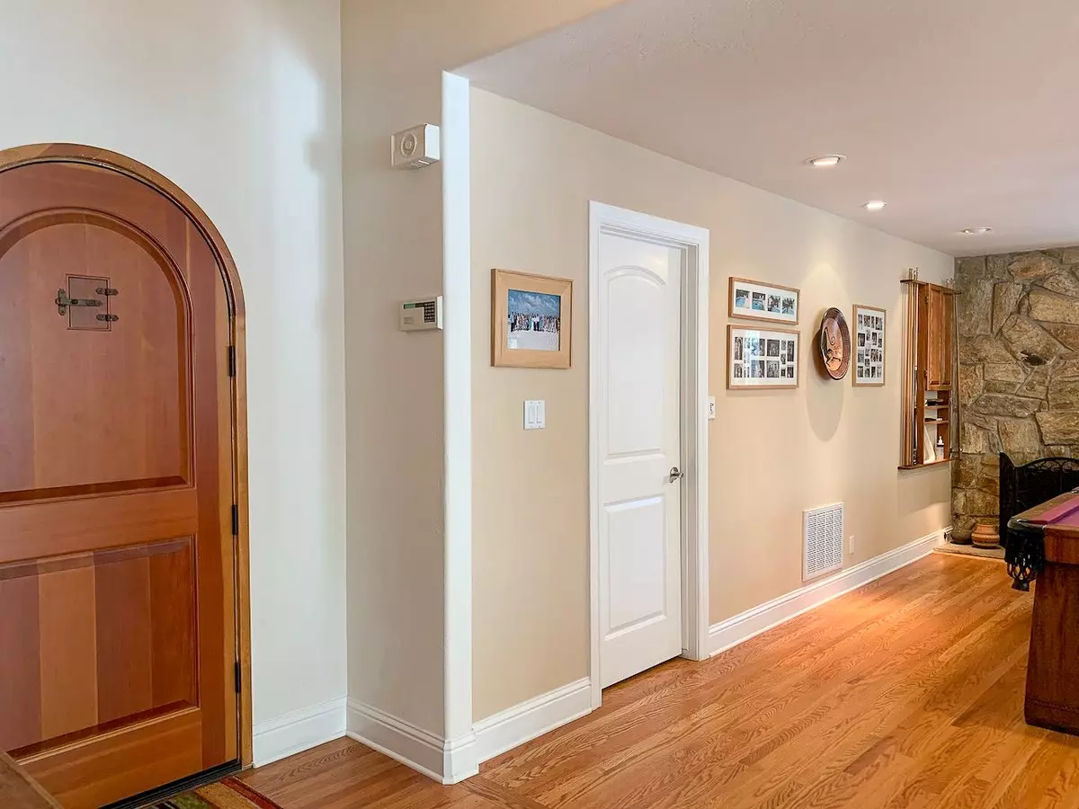 536 Curie Dr