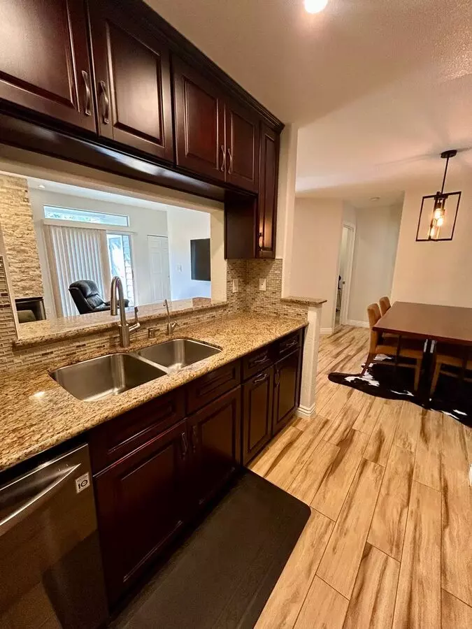 Modern and Convenient Condo Near Almaden Lake
