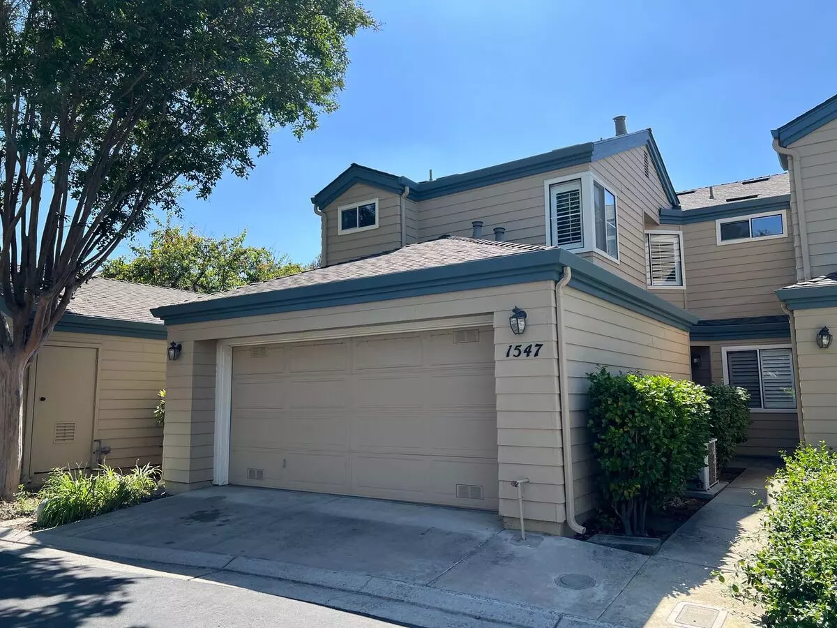 1547 Fairway Green Circle