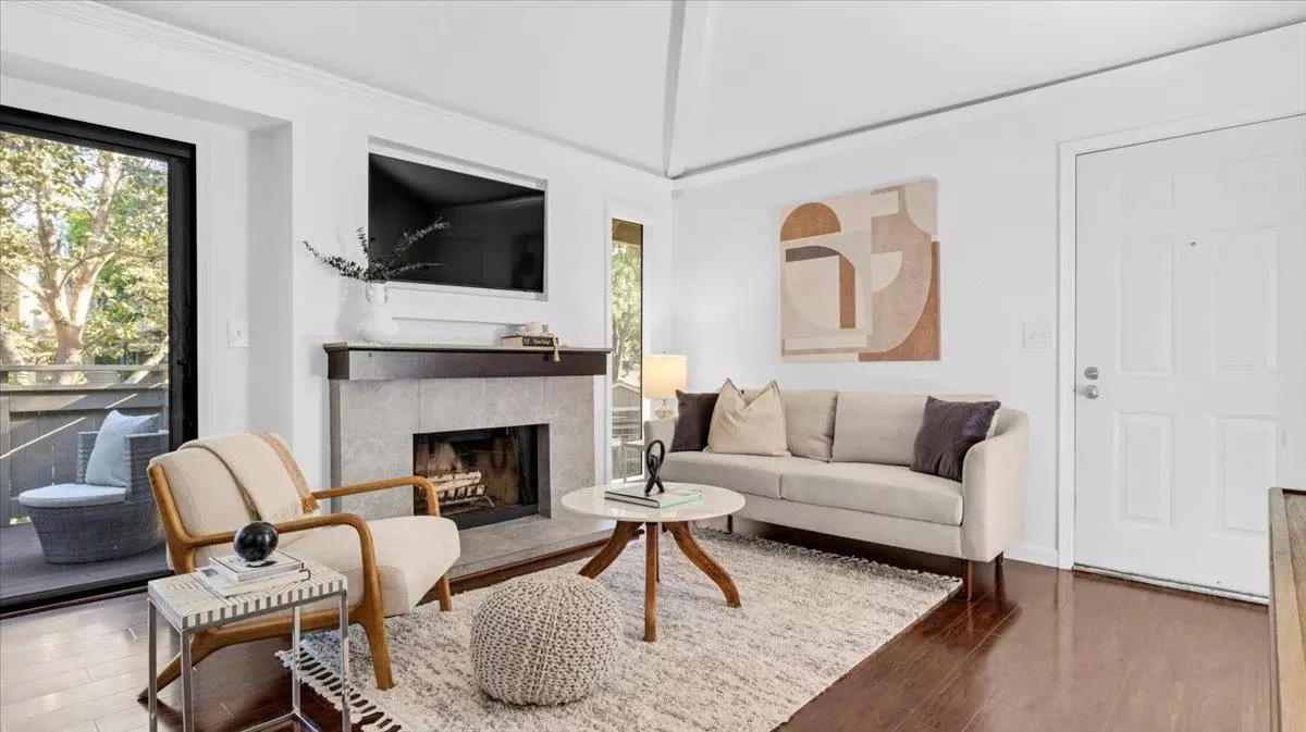 5717 Makati Cir