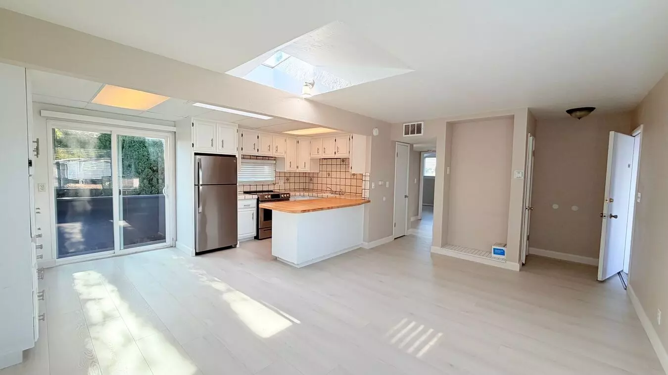 14723 Martell Ave (SPLIT WM BILL WITH TENANTS)
