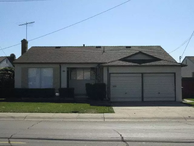 990 Manor Blvd