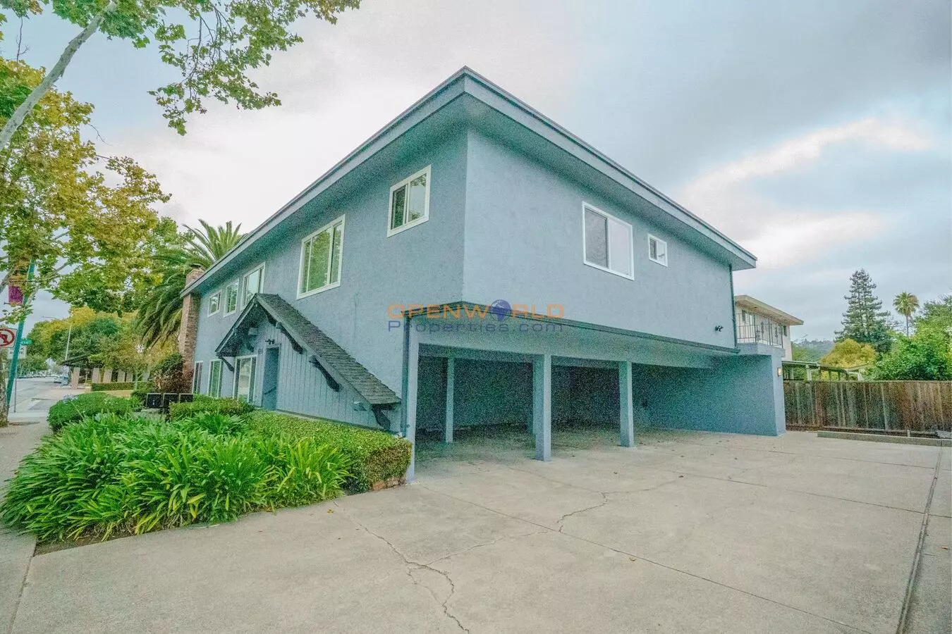 Bancroft Avenue, 414