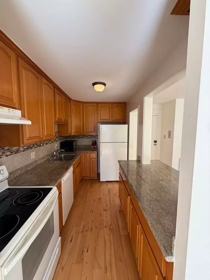 800 N Delaware Street - Woodlake Condos