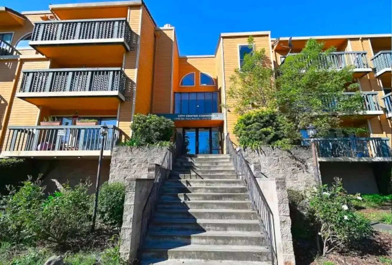 Sunny 2 Bed / 1 Bath Condo with Private Balcony (2nd Floor)