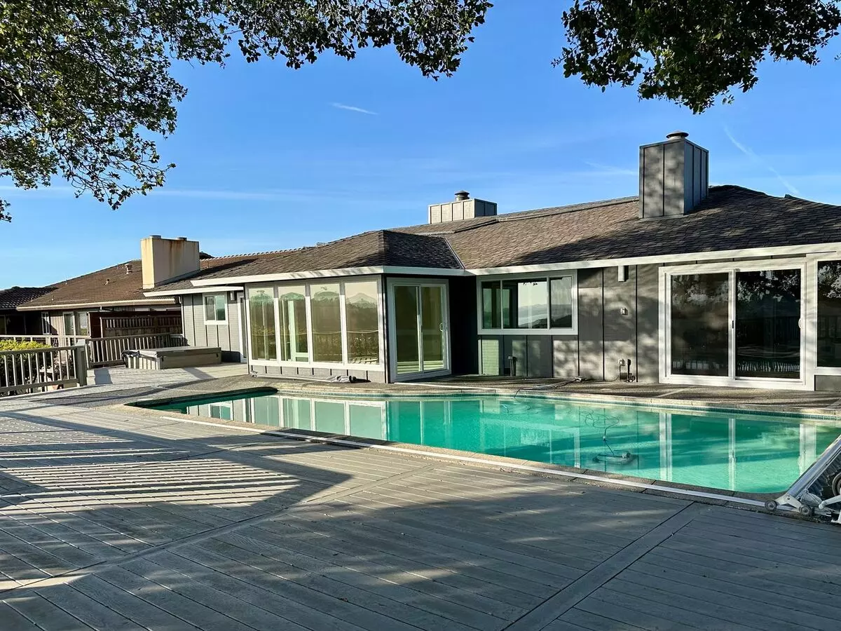 Updated Peacock Gap 4x2.5 View Home w. Pool Hot Tub