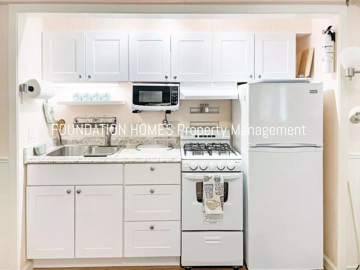 Fully Furnished - Beautiful Country Club Inlaw Unit - Foundation