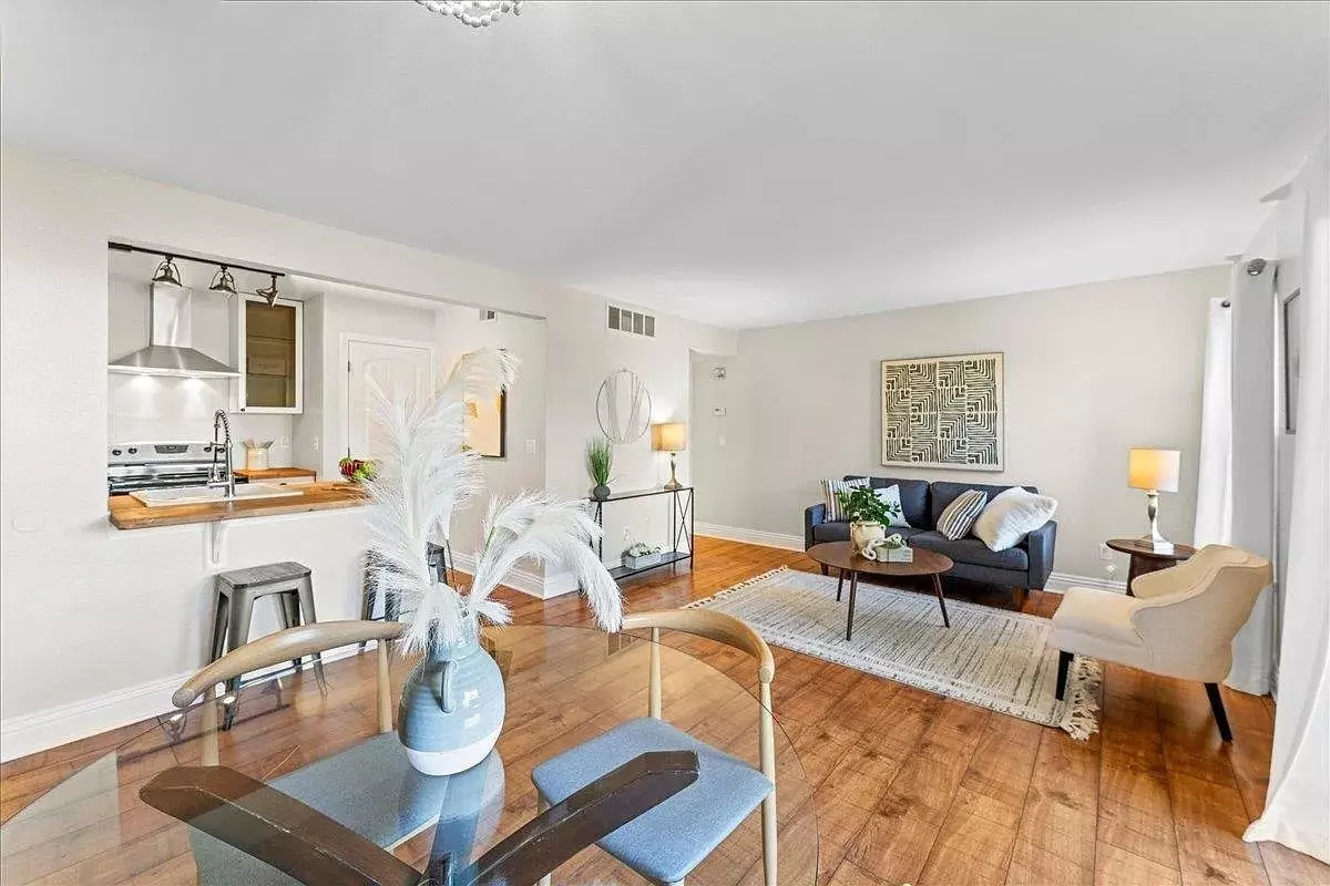 235 Reflections Dr # U27H