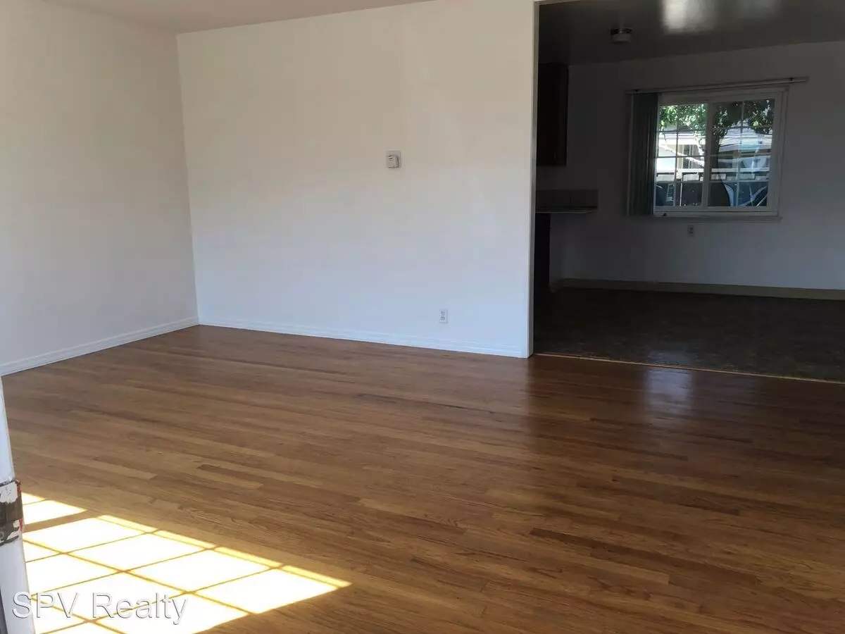 2366-2368 Patricia Dr