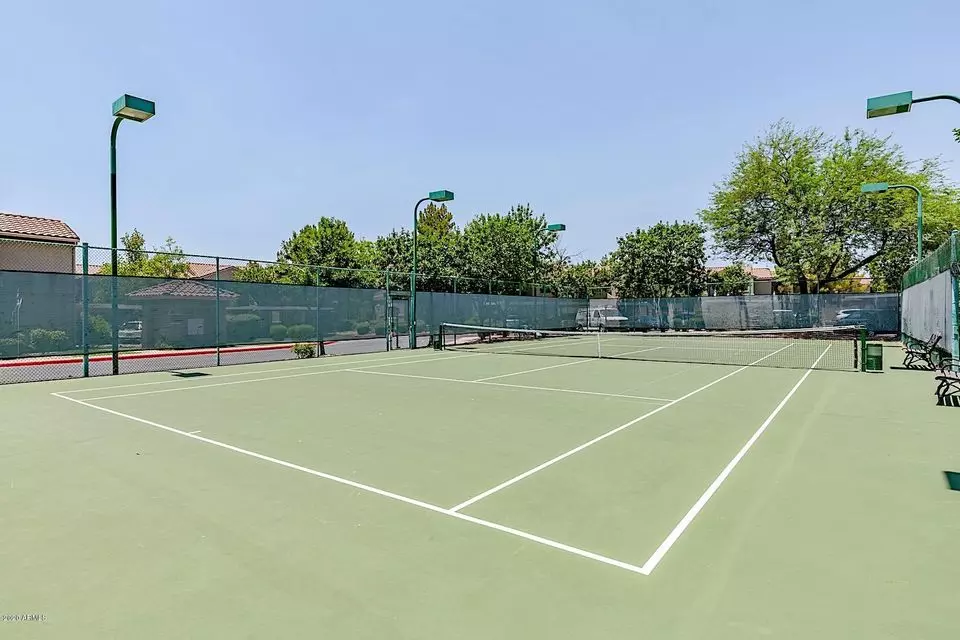 2/2+den In North Scottsdale