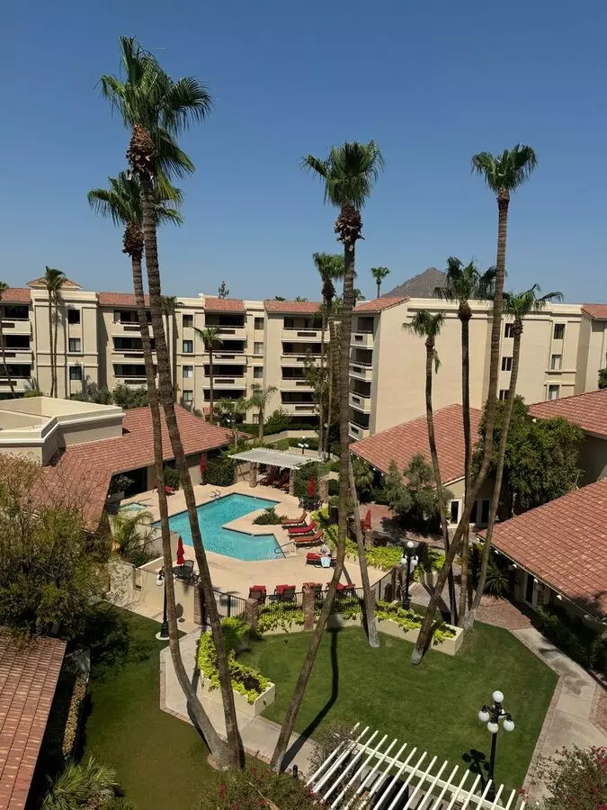 Remodeled 2 Bed / 2 Bath Condo In Old Town!