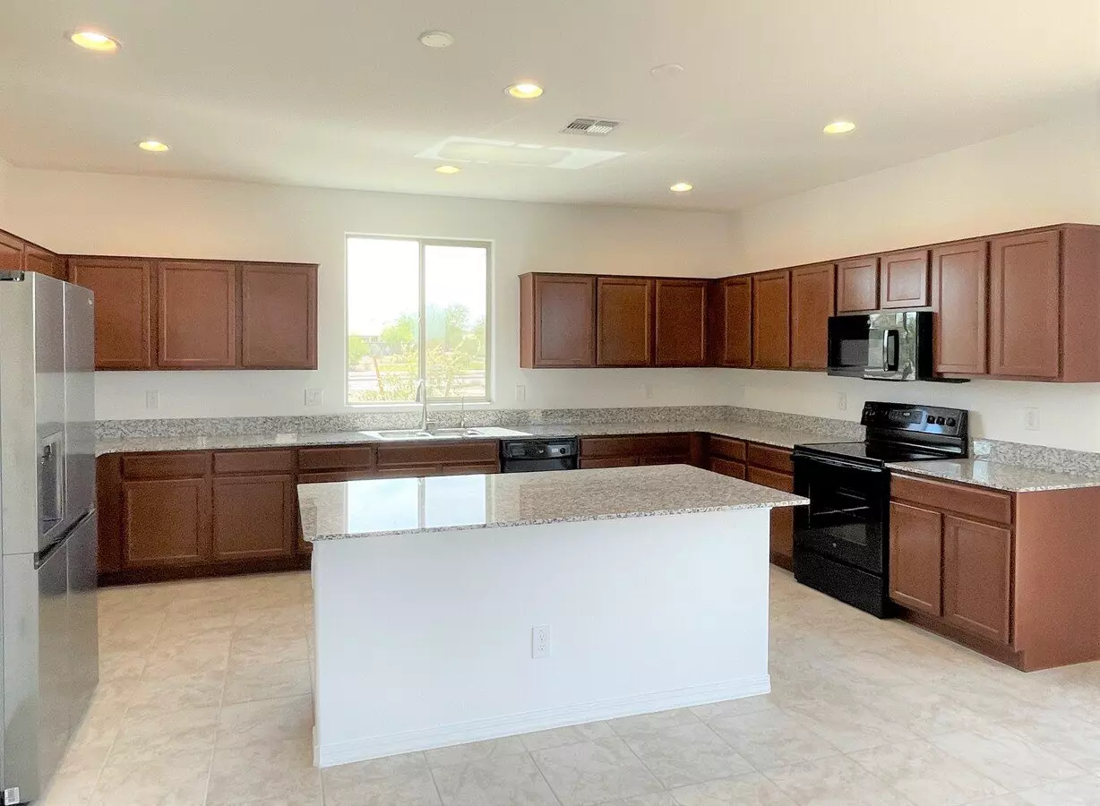 4Bd 2.5ba Brand New Surprise Home W/ Community Pool!