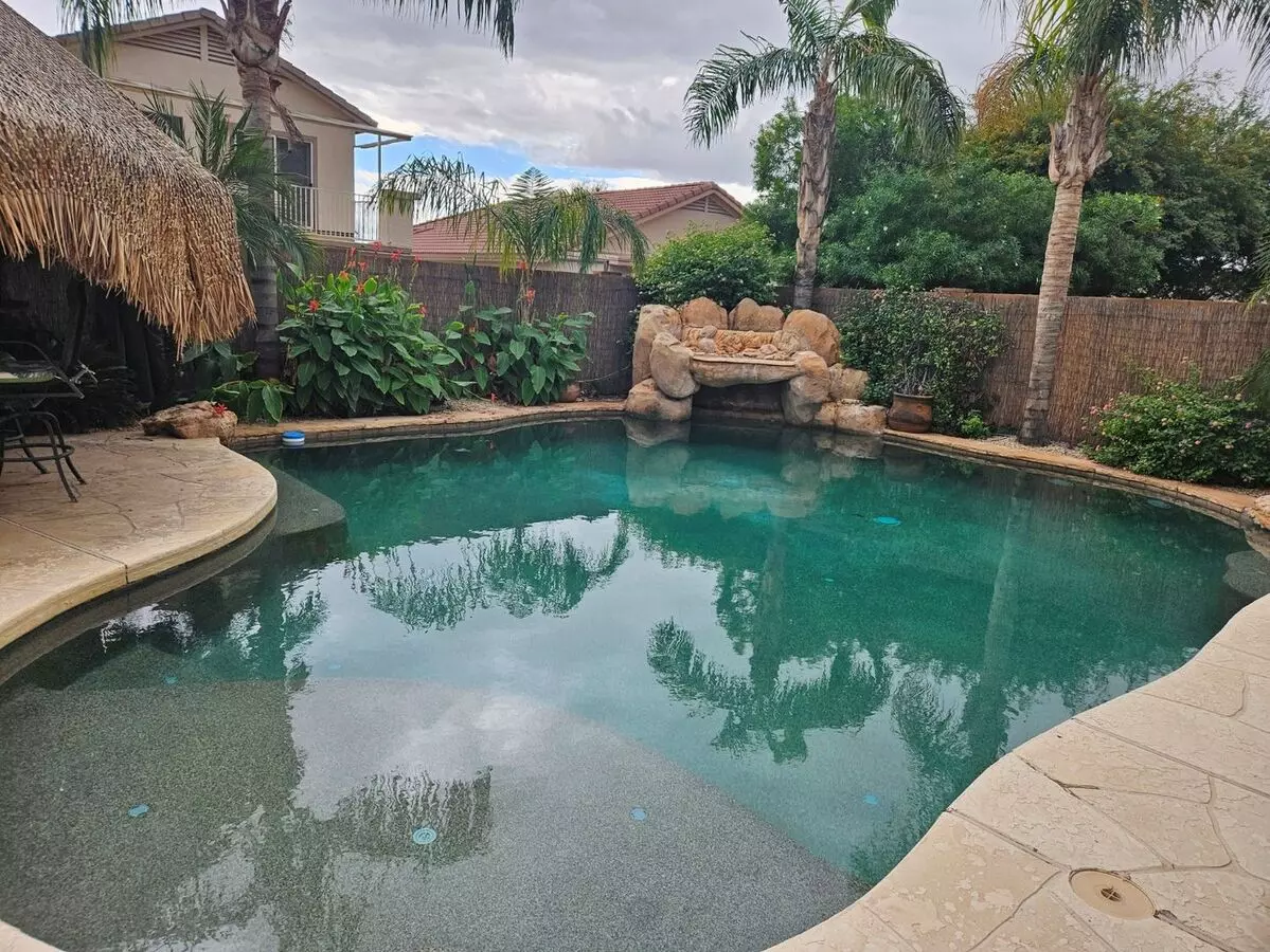 Incredible home in Bell West subdivision in Surprise