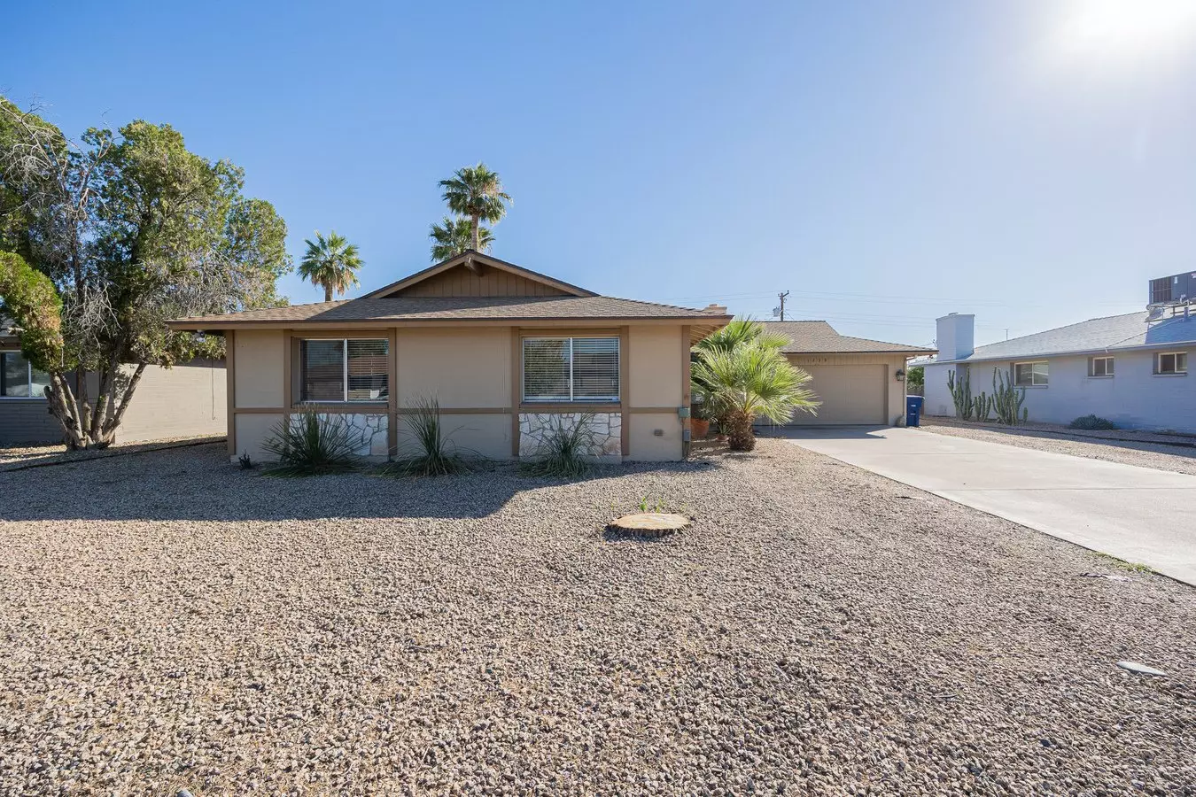 1239 East Hermosa Drive