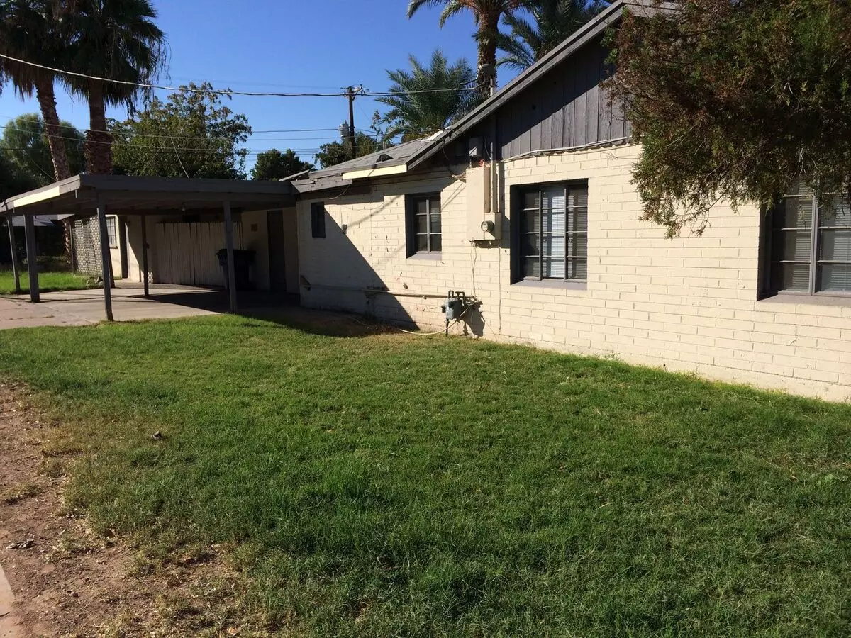 Roomy 6-Bedroom Home with Pool