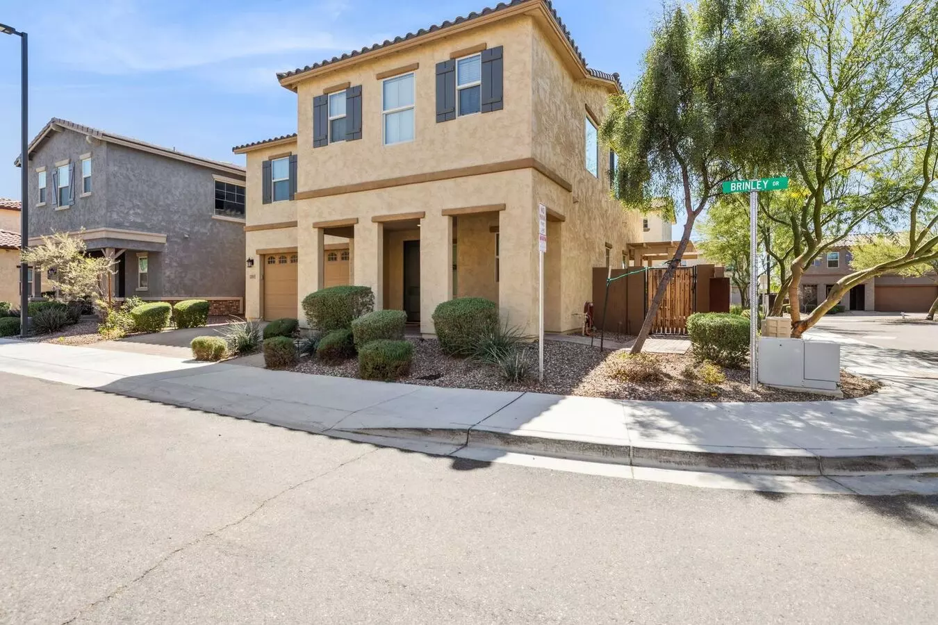 211 E BRINLEY Drive