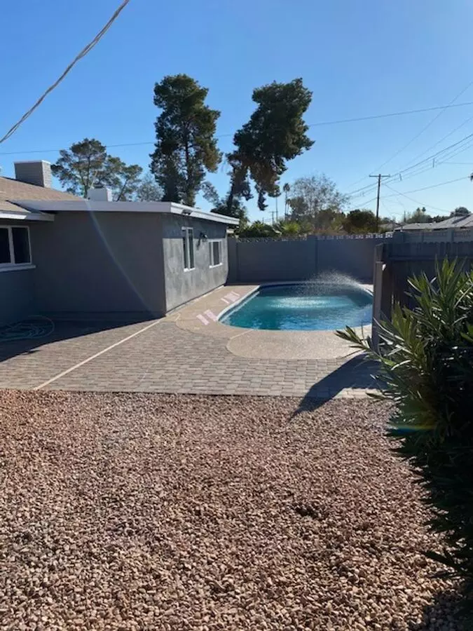 513 East Laguna Drive