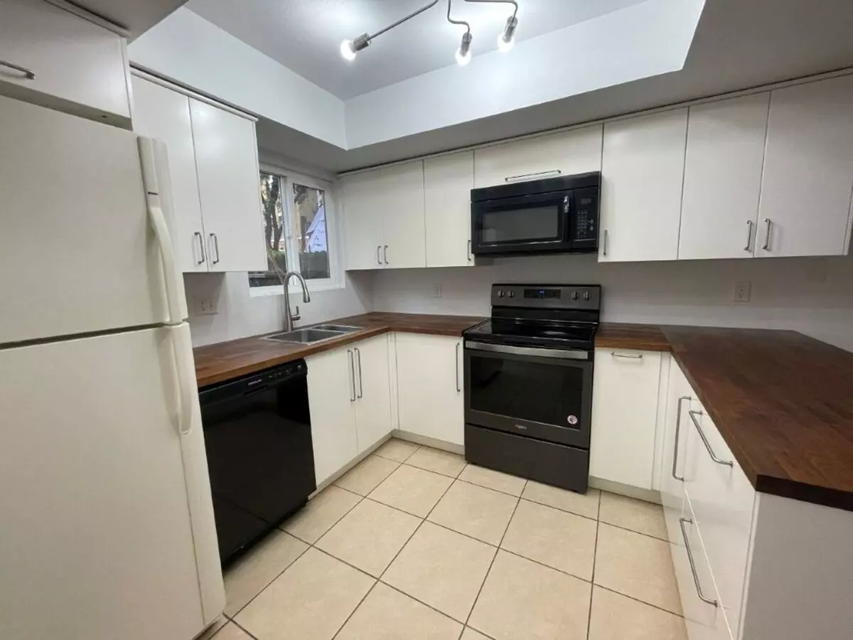 544 S Wilson St #104