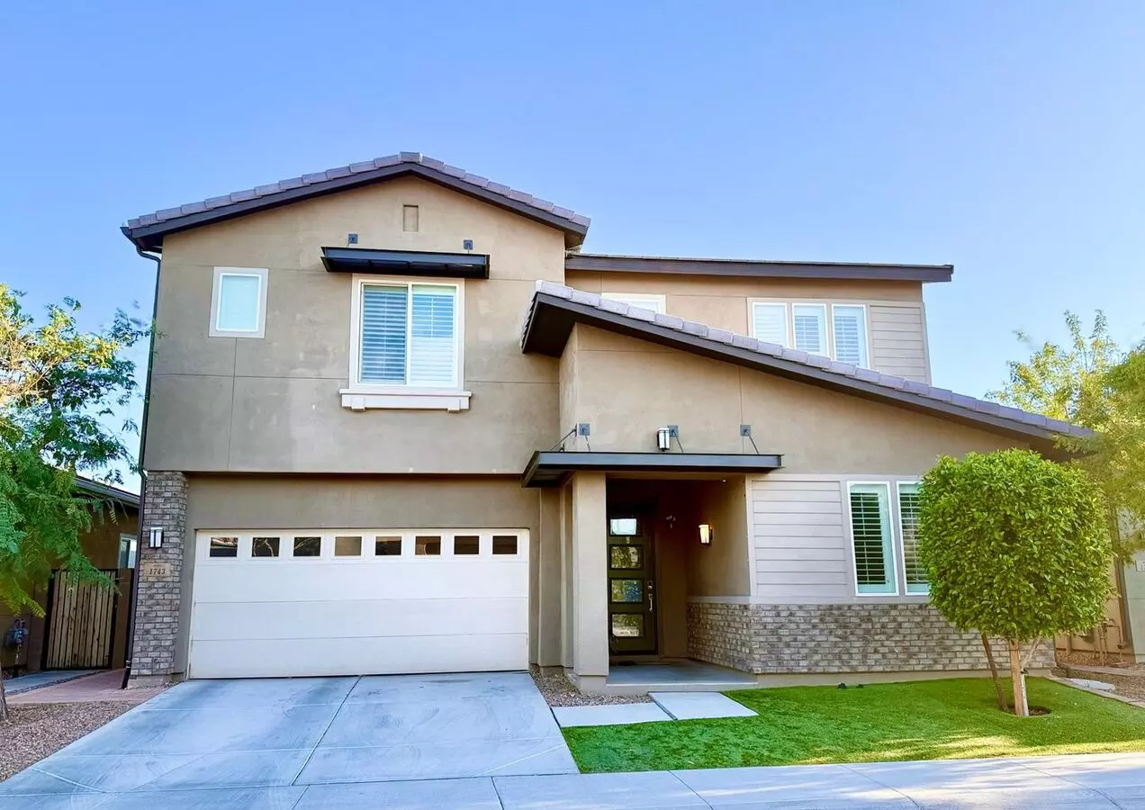 Spacious House with 4BR 3 Bath and 1 office/Game room in Tempe