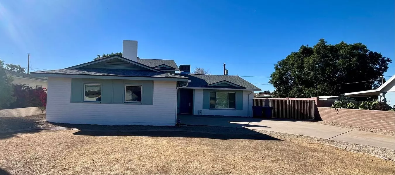 121 E SANTA CRUZ Drive