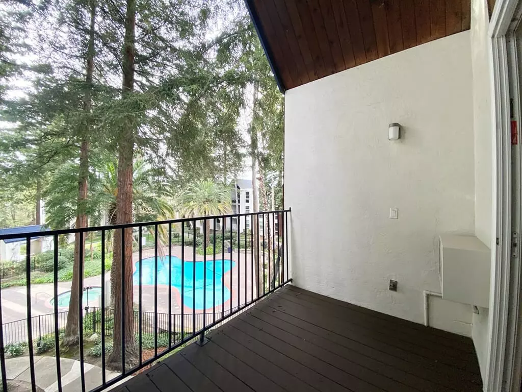Castlewood Apartments