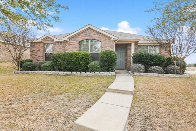 1842 Reynolds St Lancaster, TX 75134