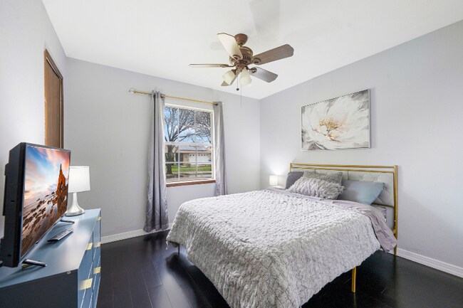 5604 Perrin St The Colony, TX 75056