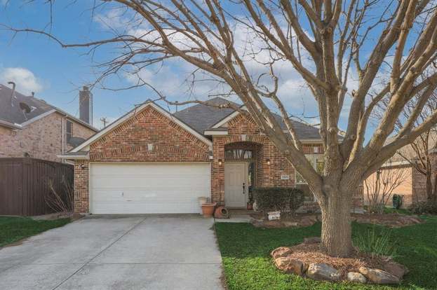 1369 Tree Top Drive