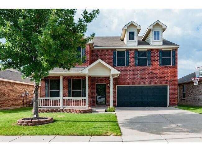 5028 Senator Dr Fort Worth, TX 76244