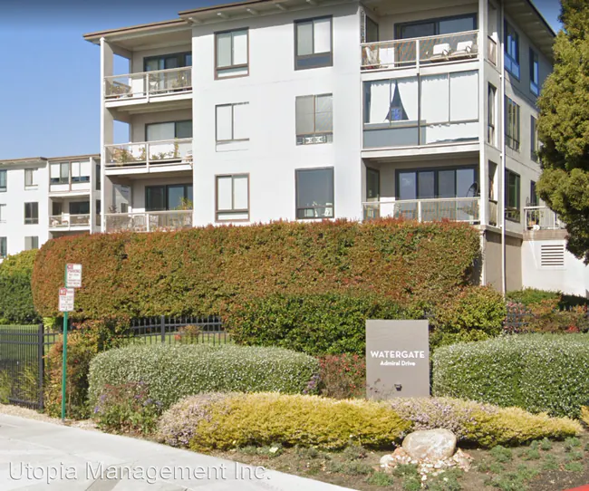 TOP FLOOR 1 BEDROOM with RESORT AMENITIES just 15 MIN. FROM SF