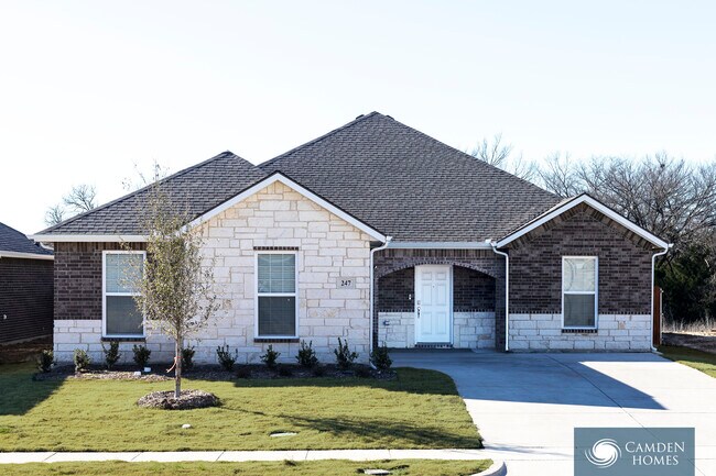 163 Yale Ave Red Oak, TX 75154