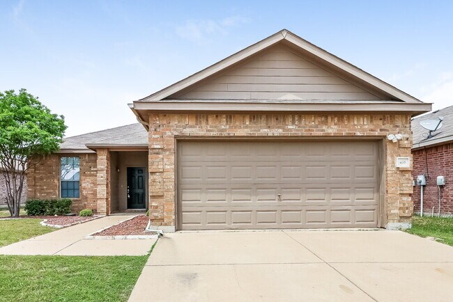 408 Lead Creek Dr Fort Worth, TX 76131