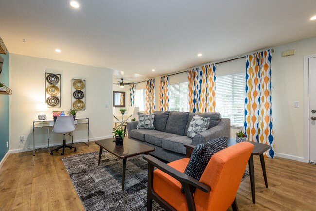 3561 Farm Hill Blvd Redwood City, CA 94061