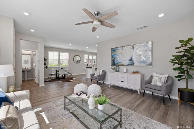 2645 Admiral Circle