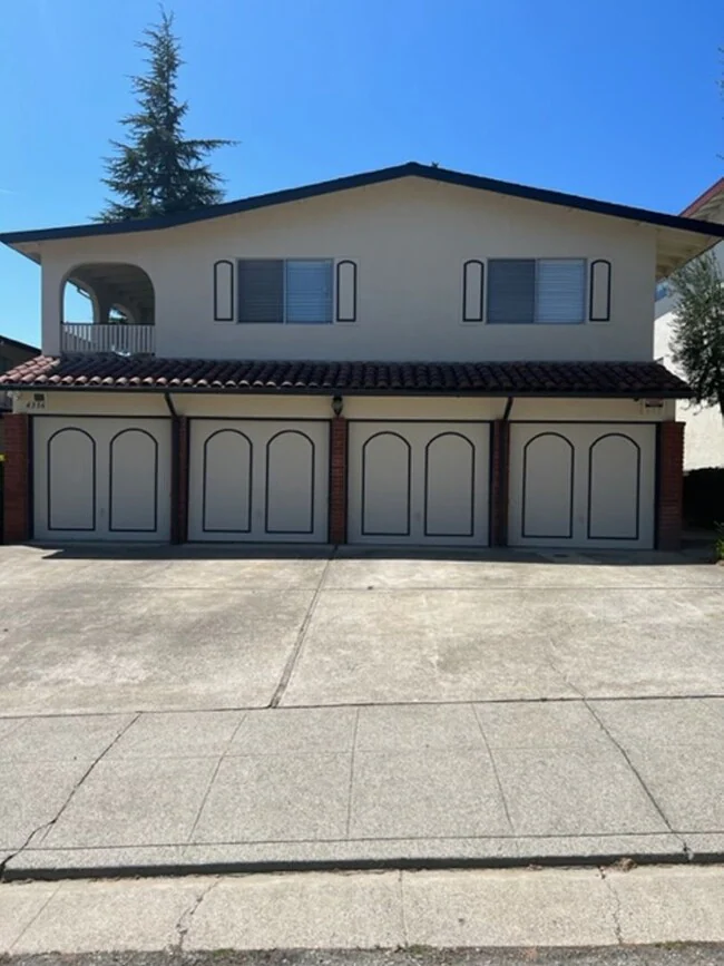 4336 Rilea Way Oakland, CA 94605