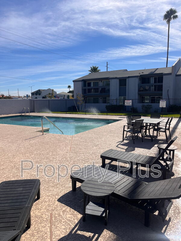 7550 N 12th St Phoenix, AZ 85020