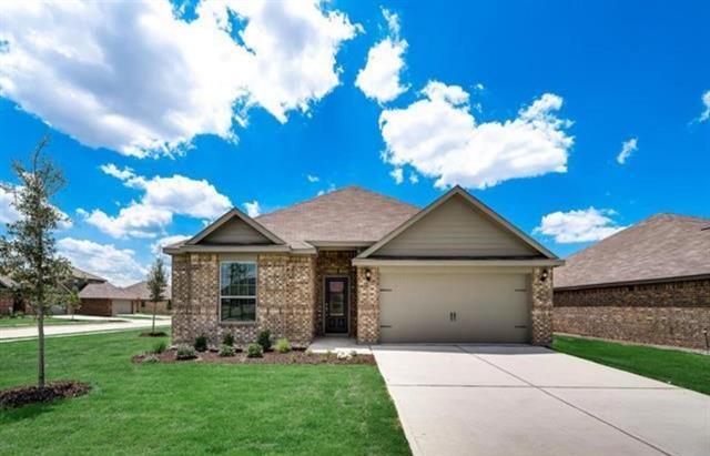 1052 Tumbleweed Trail Crowley, TX 76036