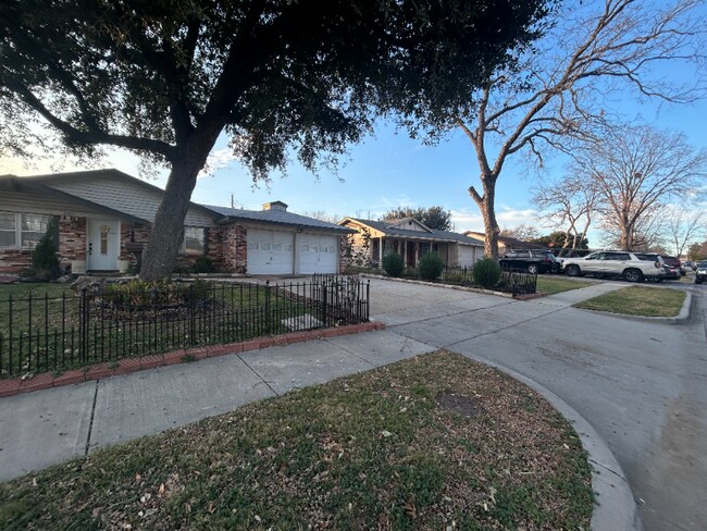 2107 Tecumseh Trce Carrollton, TX 75006