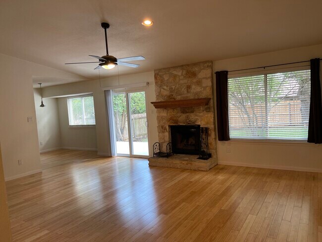 3837 Cologne Ln Austin, TX 78727
