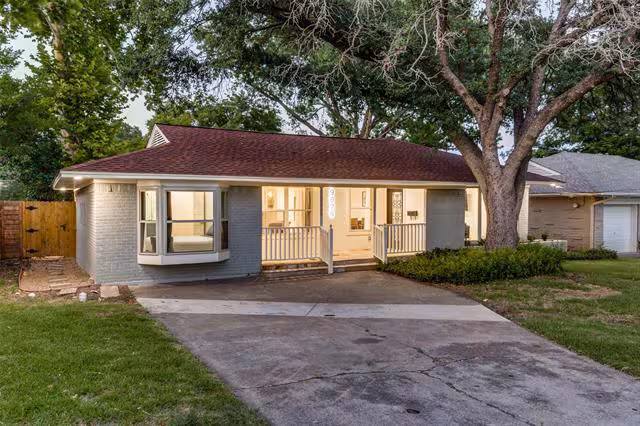 9026 Livenshire Drive