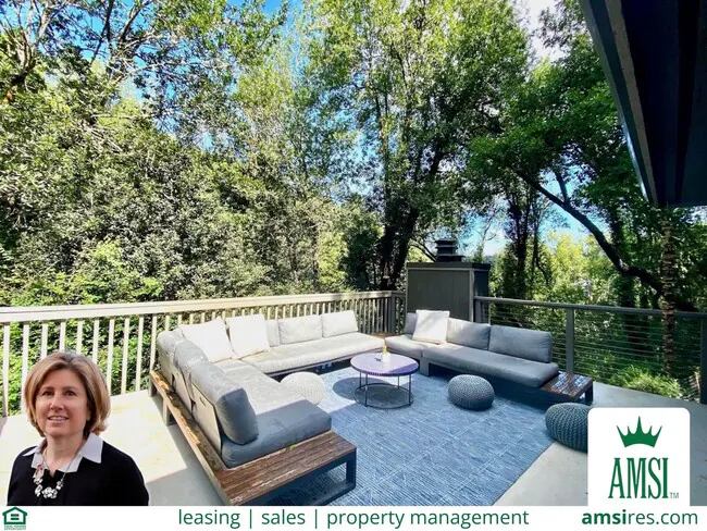 Beautiful 5 Bedroom Mill Valley Home Close to Town