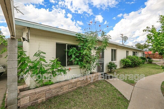 2408 W Morten Ave Phoenix, AZ 85021