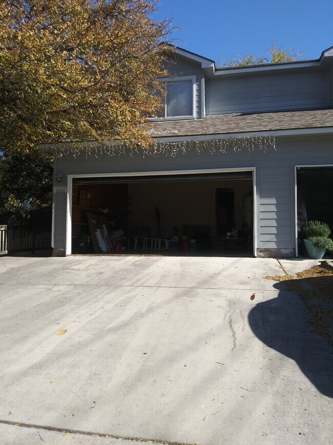 855 Sagewood Trl San Marcos, TX 78666
