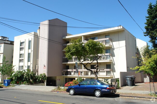 2536 College Avenue
