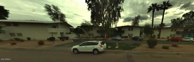 5128 N 15th St Phoenix, AZ 85014